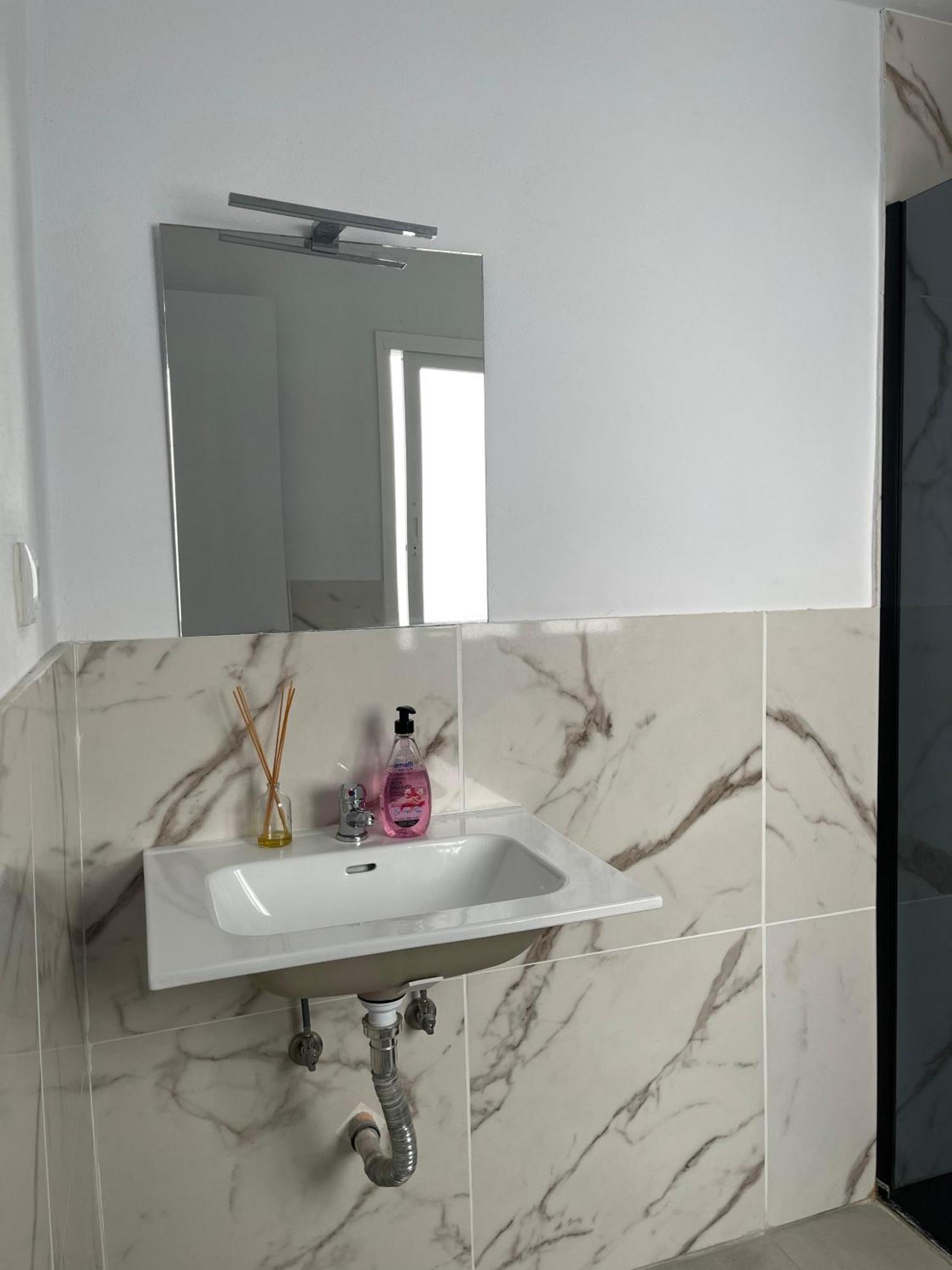 Hostal Santa Calma ماربيا المظهر الخارجي الصورة