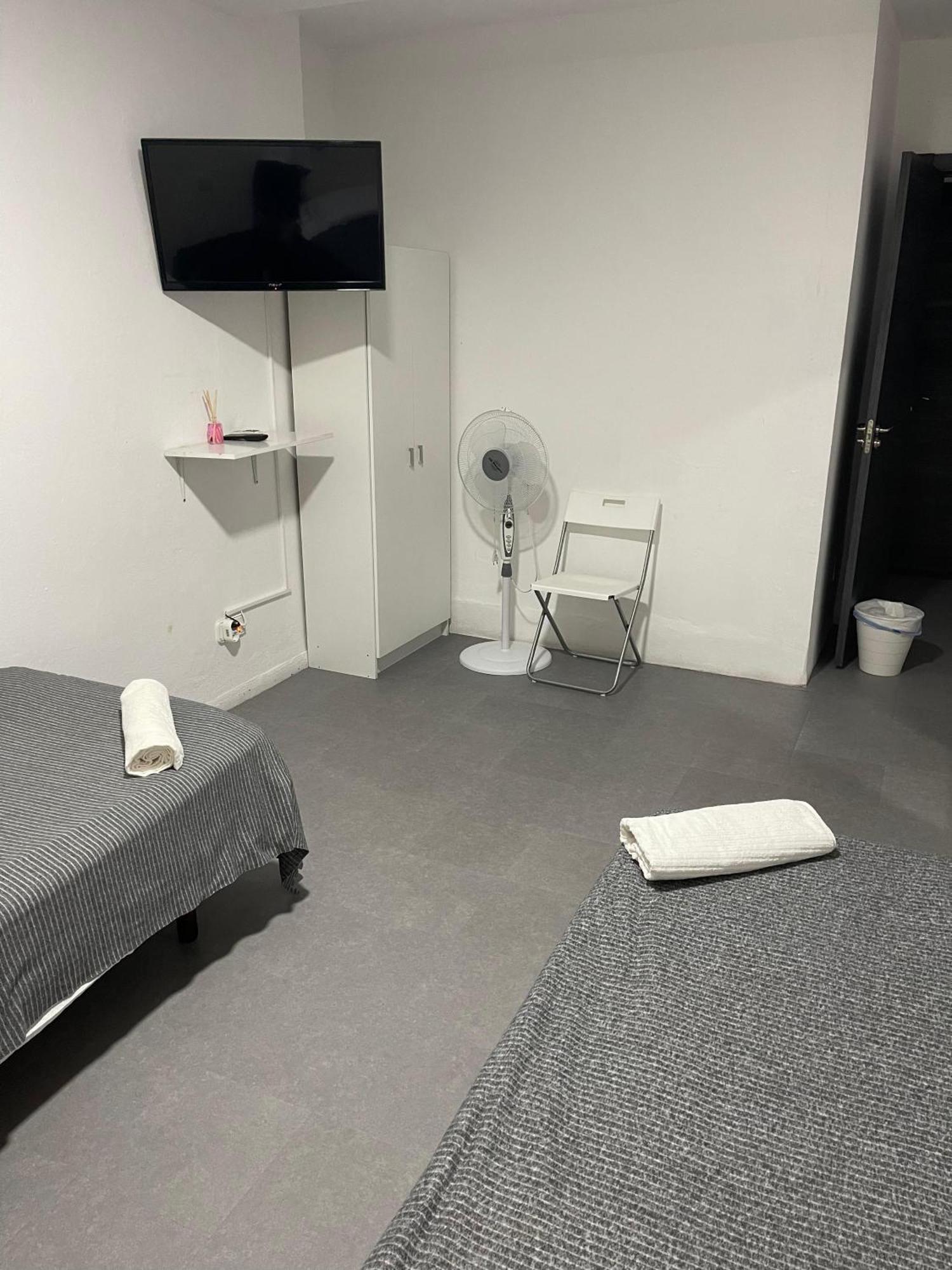 Hostal Santa Calma ماربيا المظهر الخارجي الصورة